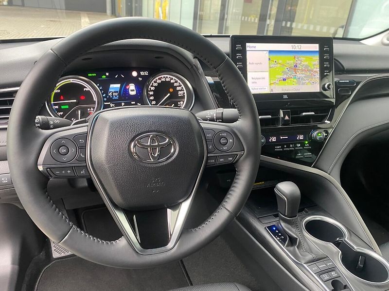 Toyota Camry 2,5 Hybrid  Executive VIP - fotka 8 z 33