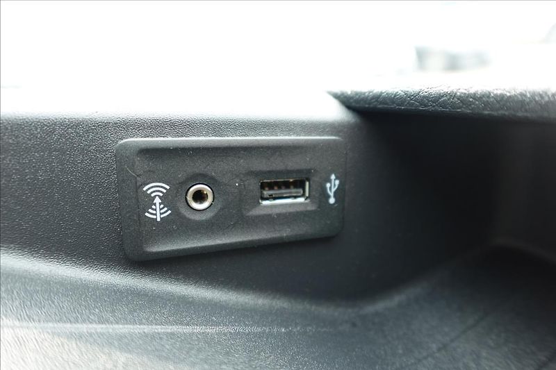 Volkswagen Crafter 2,0 TDI  VW L2H2 KLIMA - fotka 25 z 33