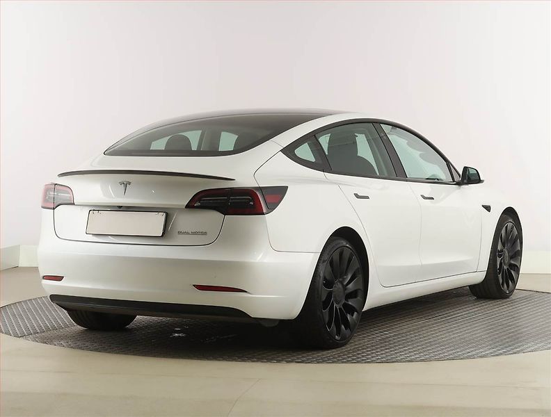 Tesla Model 3 (2023) Long Range 4WD 79kWh, SoH 95% - fotka 5 z 32