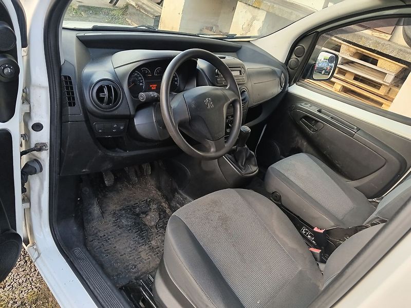 Peugeot Bipper 1.4i - fotka 9 z 17