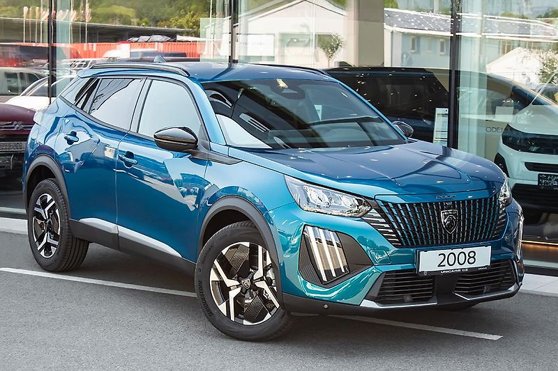 Peugeot 2008 (2026) 1,2 ALLURE Hybrid 110 e-DCS6 - fotka 3 z 19