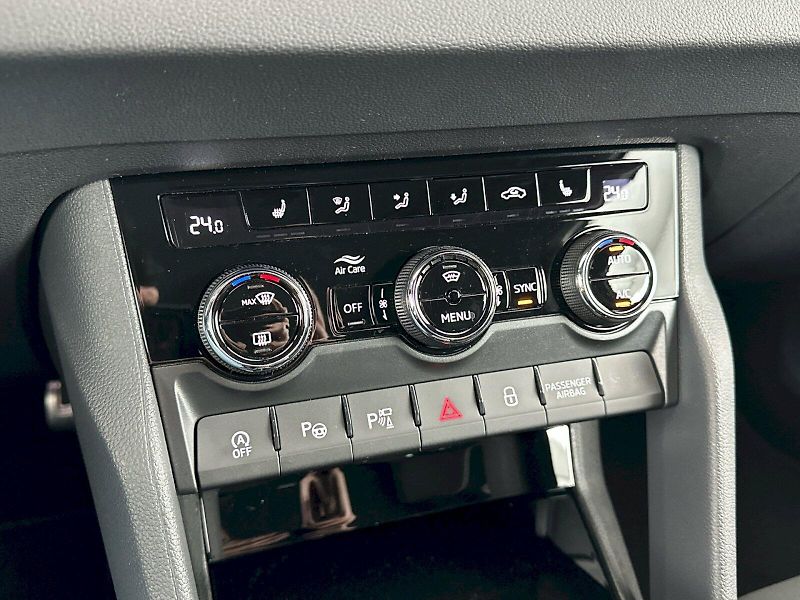 Škoda Karoq (2025) DSG 2.0TDI 110kW 4x4 SportLine - fotka 22 z 33