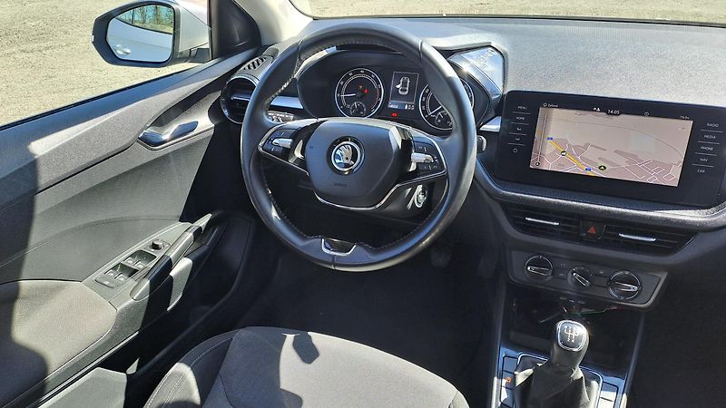 Škoda Fabia 1.0 TSI Comfort+NAVI - fotka 15 z 26