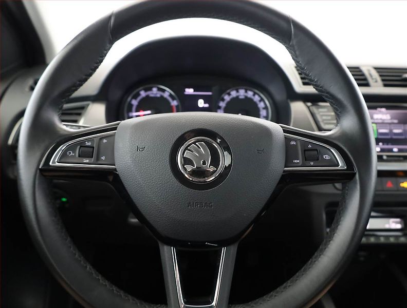 Škoda Fabia (2019) Style 1.0 TSI, Serv.kniha - fotka 8 z 16