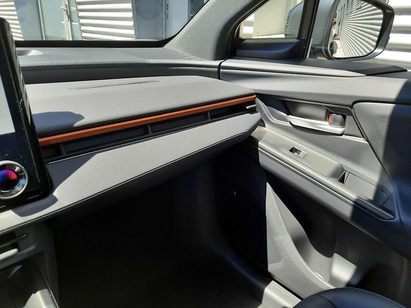 Subaru Uncharted (2026) Executive 77 kWh AWD 252 kW - fotka 23 z 64