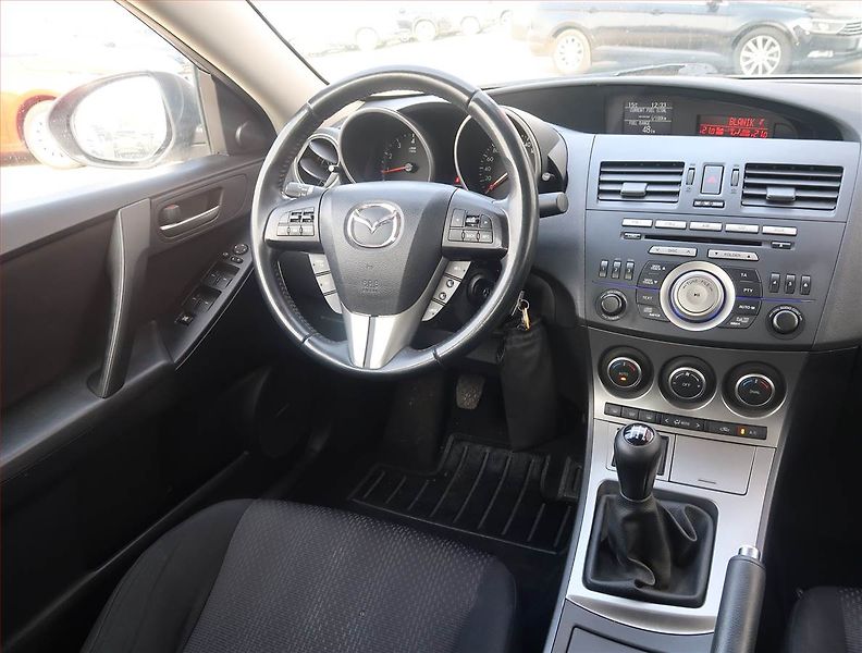 Mazda 3 (2010) 1.6, po STK, jezdí výborně - fotka 7 z 14
