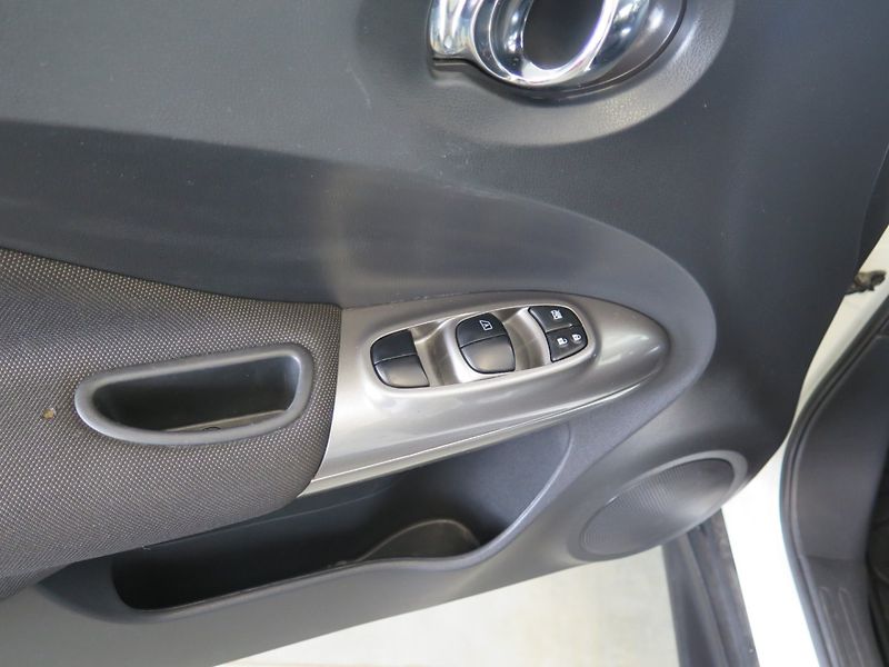 Nissan Juke (2012) 1.6i,klima,navi,keyless,kamera - fotka 14 z 27