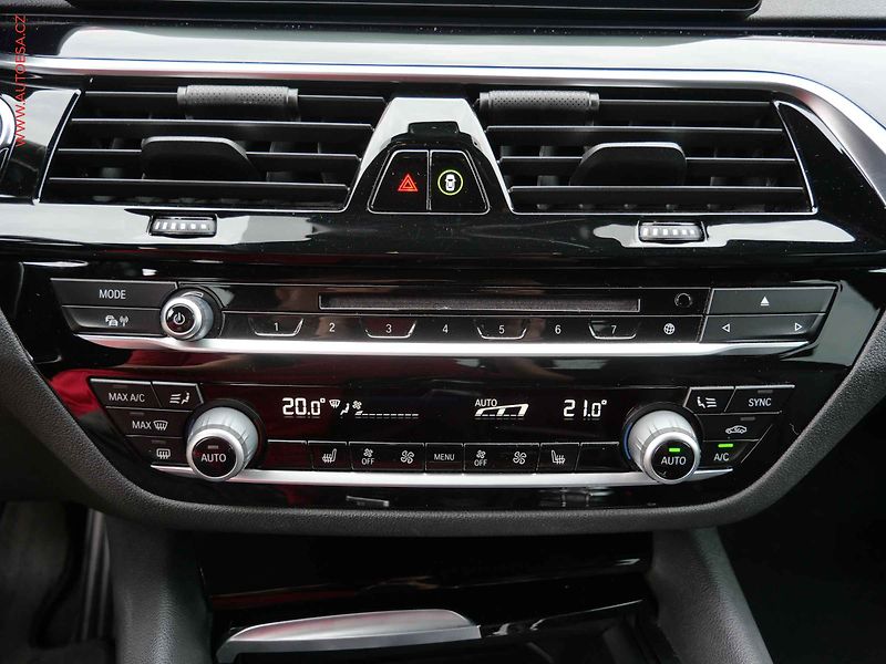 BMW Řada 5 (2017) 2.0 d xD, Sport Line, AT - fotka 17 z 23
