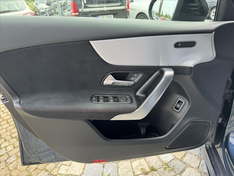 Mercedes-Benz Třídy A A 200 4MATIC L*AMG - fotka 4 z 22