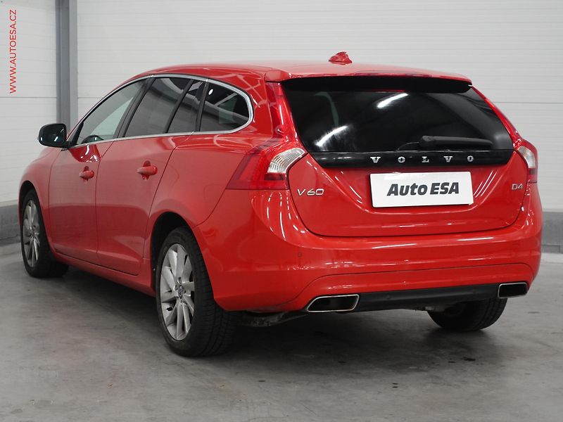 Volvo V60 (2014) 2.0 D, AT, tempo, park.asist - fotka 6 z 19