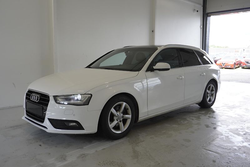Audi A4 2,0 TDI S-LINE - fotka 1 z 30