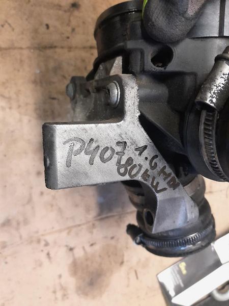 Peugeot 307 1.6HDI 80Kw škrtící klapka - fotka 2 z 3