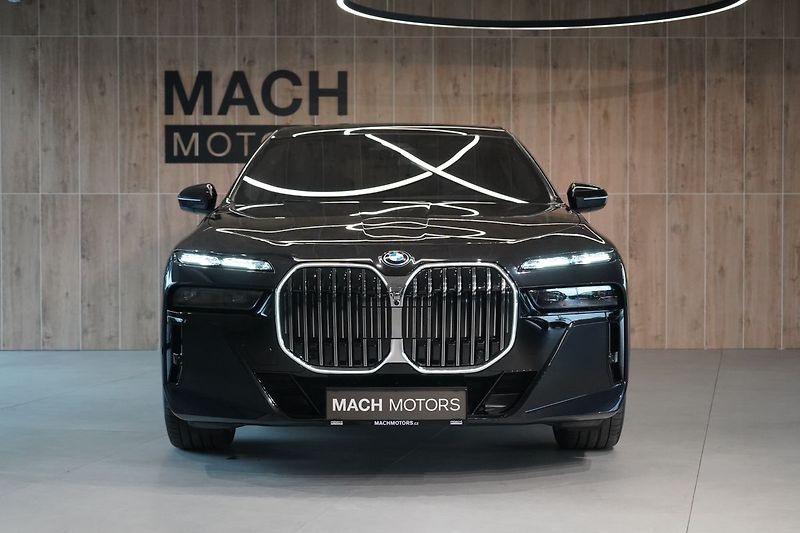 BMW Řada 7 750e xDrive,Televize,EL. dveře - fotka 3 z 50