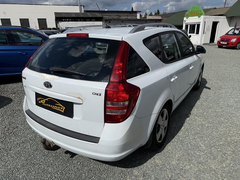 Kia Ceed 1.6 CRDi KOMBI - fotka 6 z 13