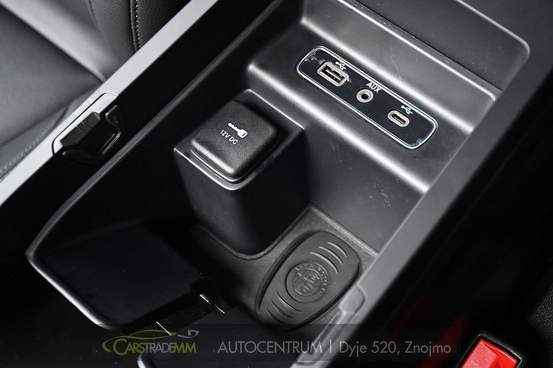 Alfa Romeo Giulia 2.2JTDm 154kw Ti - fotka 42 z 53