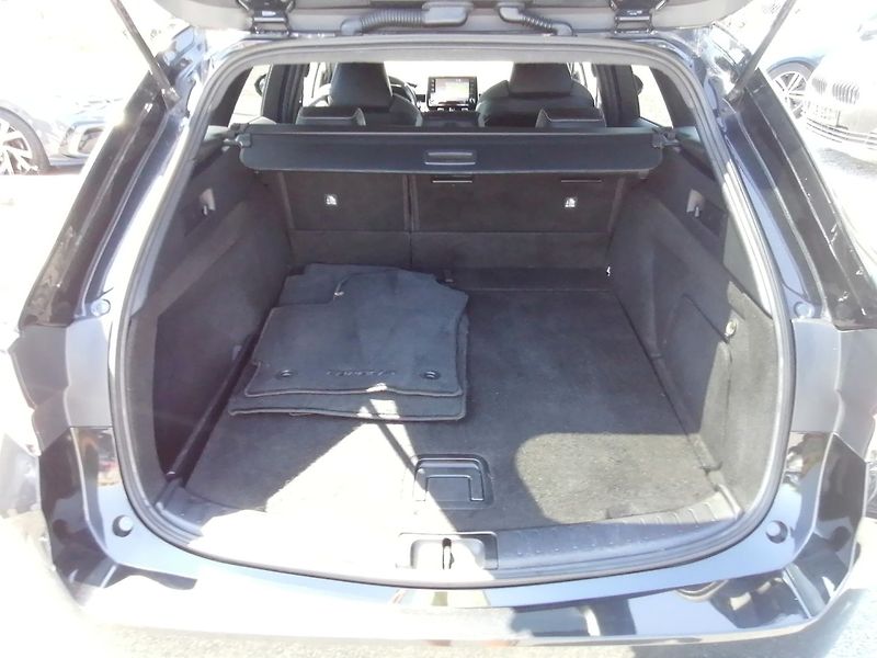 Toyota Corolla (2021) REZERVACE! 2.0 Hybrid - fotka 26 z 30