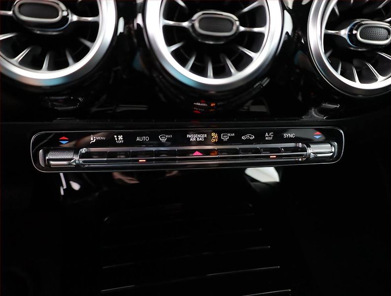 Mercedes-Benz CLA (2021) 220 d 4MATIC - fotka 10 z 21