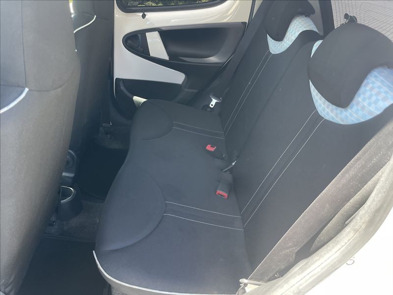 Citroën C1 1,0 i 50kw CZauto Klima ESP EU - fotka 8 z 31