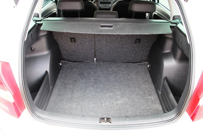 Škoda Fabia (2011) 1,2TSI KLIMA EL.OKNA TEMPOMAT  - fotka 18 z 20