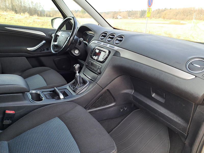 Ford Galaxy (2012) 2.0TDCi 7 MÍST SERVISKA - fotka 12 z 30