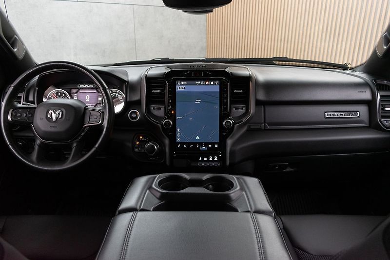Dodge RAM 5.7 HEMI BIGHORN 4x4*PPF*ČR 1M - fotka 7 z 49