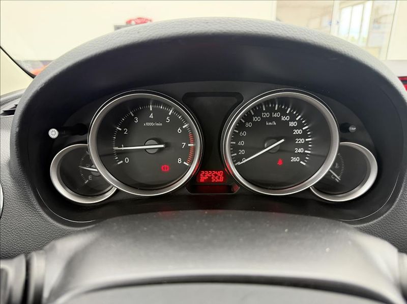 Mazda 6 2,0 i, klimatizace, tažné zař. - fotka 21 z 27