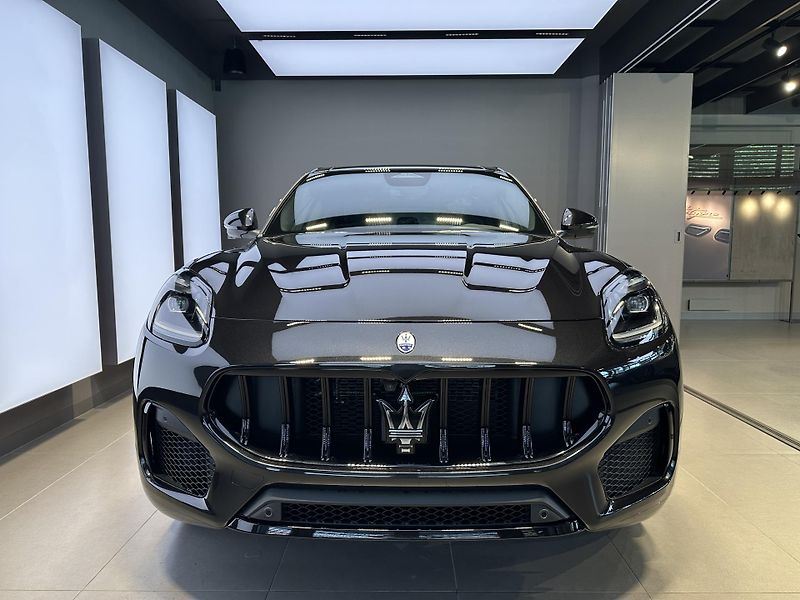 Maserati Grecale (2026) Grecale Modena 330 HP - fotka 2 z 17
