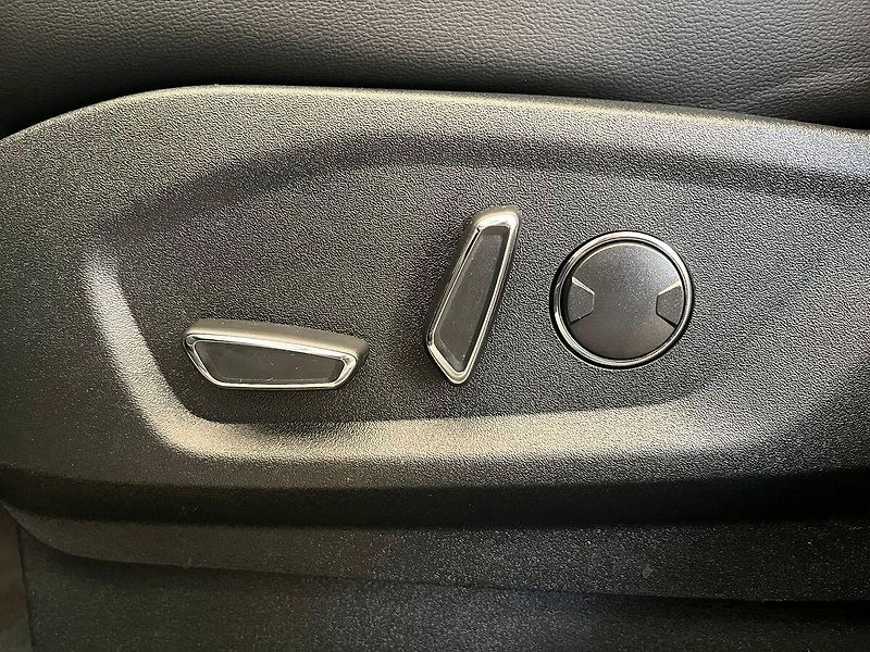 Ford S-MAX 2.5 HEV ST-Line REZERVACE - fotka 26 z 70