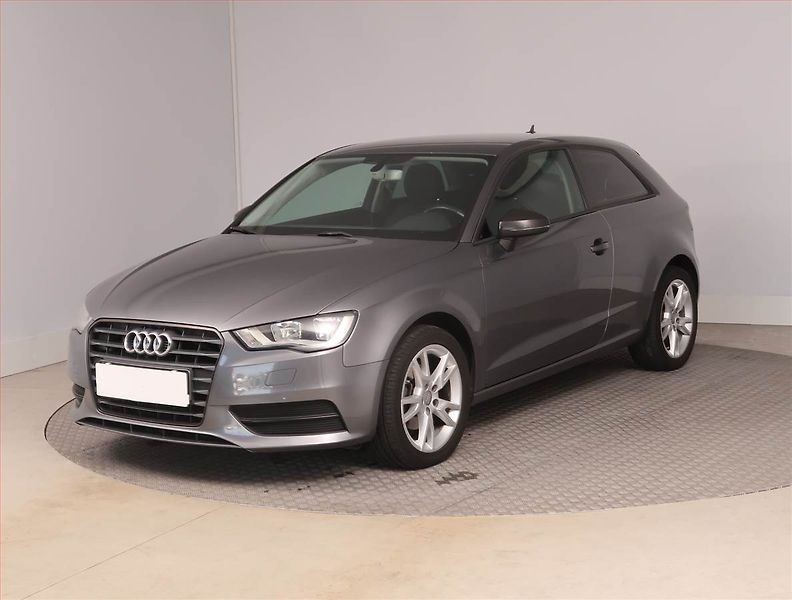 Audi A3 (2015) 1.6 TDI, Automat, Navi - fotka 2 z 17