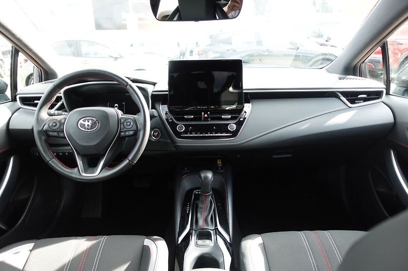 Toyota Corolla 1,8 HEV GR Spot Dynamic - fotka 16 z 32