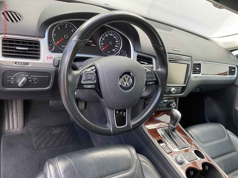 Volkswagen Touareg (2015) 3.0 TDi V6 4x4, AT, kůže - fotka 14 z 23