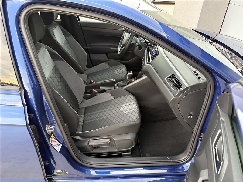 Volkswagen Taigo R- Line 1,0 TSI 81 KW DSG - fotka 27 z 35
