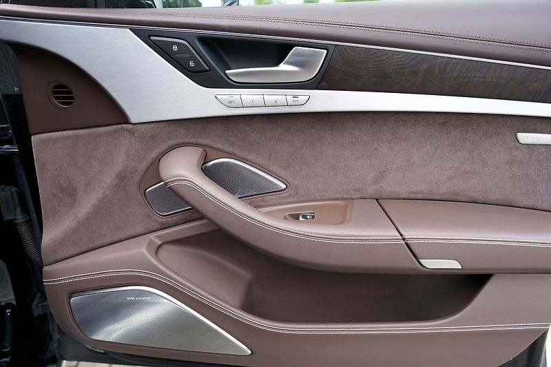 Audi A8 3.0 TDI Quattro/Tiptr./Matrix/ - fotka 19 z 50