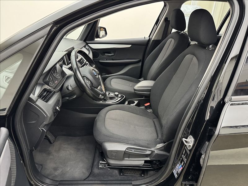 BMW Řada 2 1,5 218i LONG ROZVODY VÝHŘEV - fotka 35 z 43