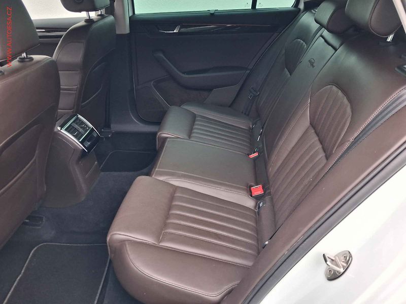 Škoda Superb (2017) 2.0TDi, DSG, bixen, kůže - fotka 10 z 21