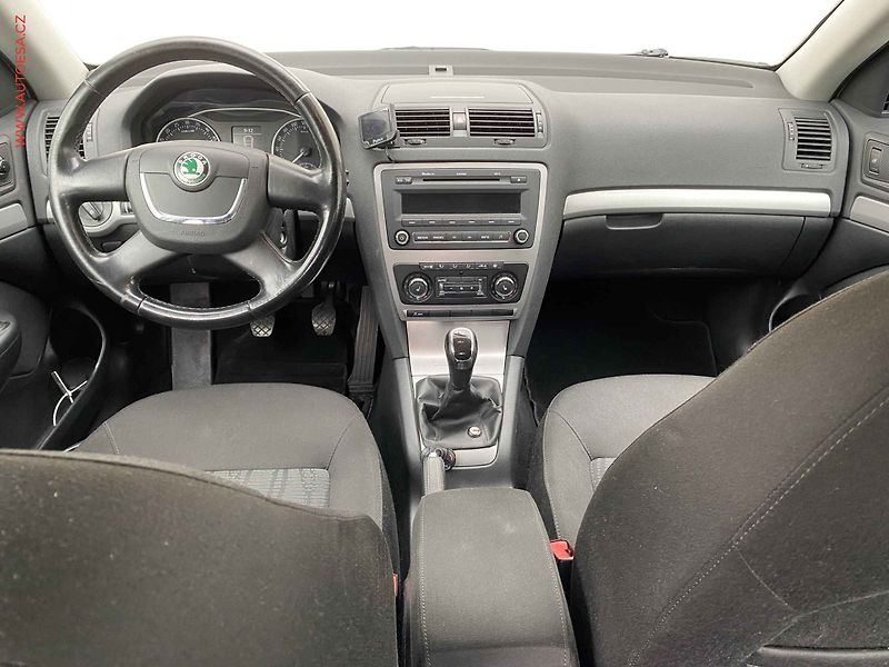Škoda Octavia (2011) 1.6 TDi, ČR, Elegance - fotka 8 z 15