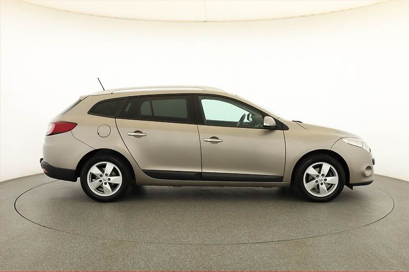 Renault Mégane (2010) 1.5 dCi, nová STK, Tažné - fotka 6 z 14