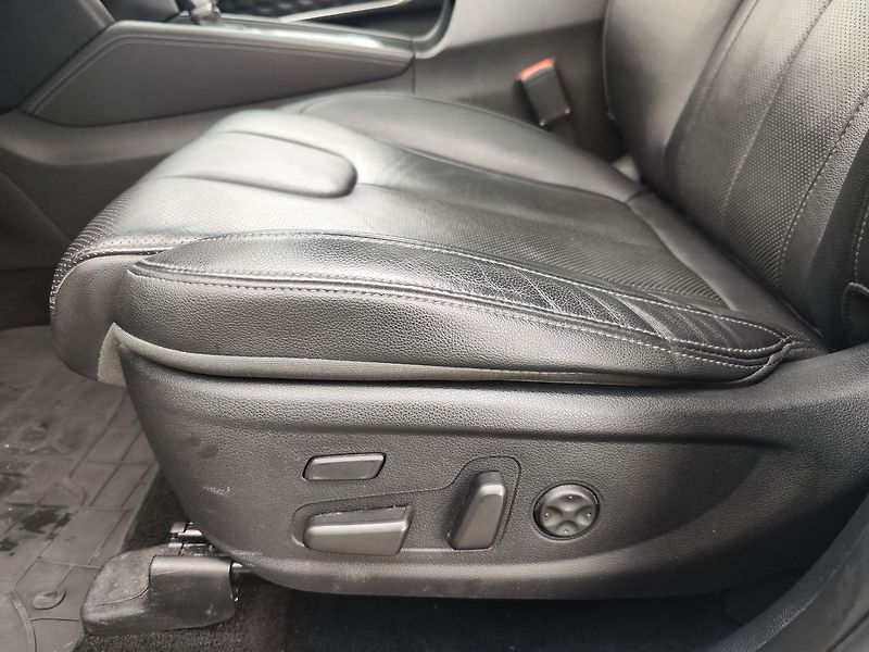 Hyundai Santa Fe 2.2 CRDI/147kW PRM LUX PNM 4x4 - fotka 39 z 40