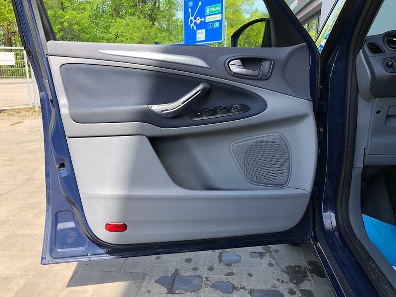 Ford Galaxy (2009) TREND 2.0 TDCi - fotka 8 z 31