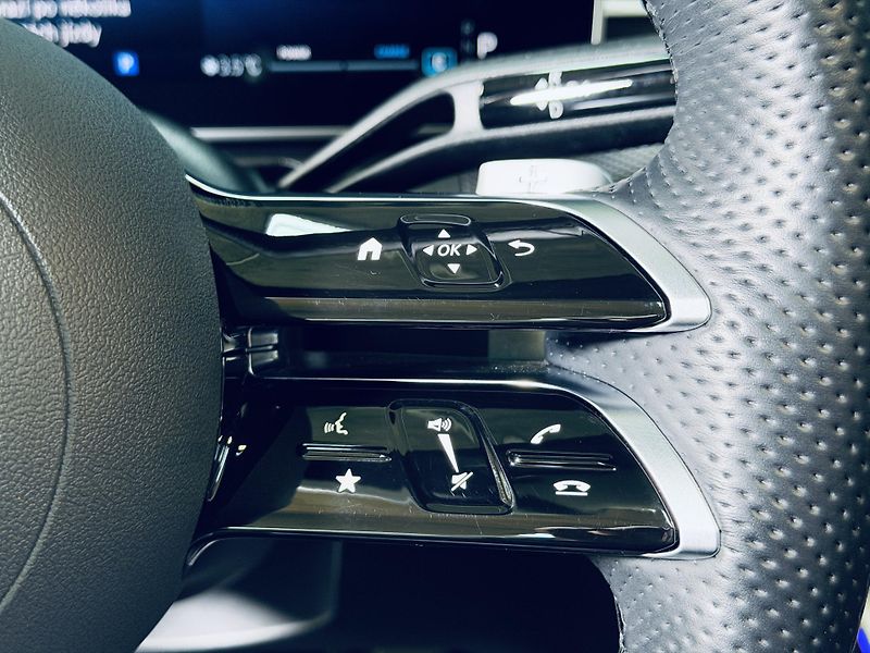 Mercedes-Benz CLE (2024) 300*AMG*4M*ZÁRUKA*CABRIO - fotka 24 z 41