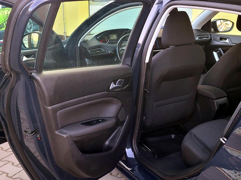Peugeot 308 bHDi ČR, *SERV.KNÍŽKA*         - fotka 14 z 39