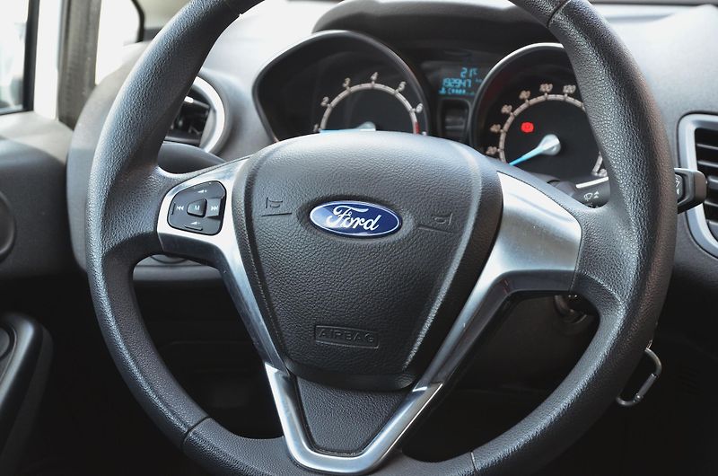Ford Fiesta (2015) 1.25i 1.MAJITEL / STK 06/2028 - fotka 15 z 28