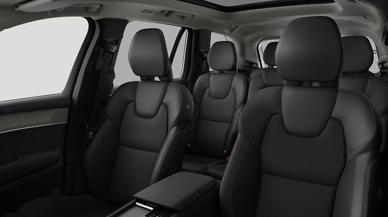 Volvo XC90 (2026) B5 AWD DARK PLUS AUT - fotka 11 z 14