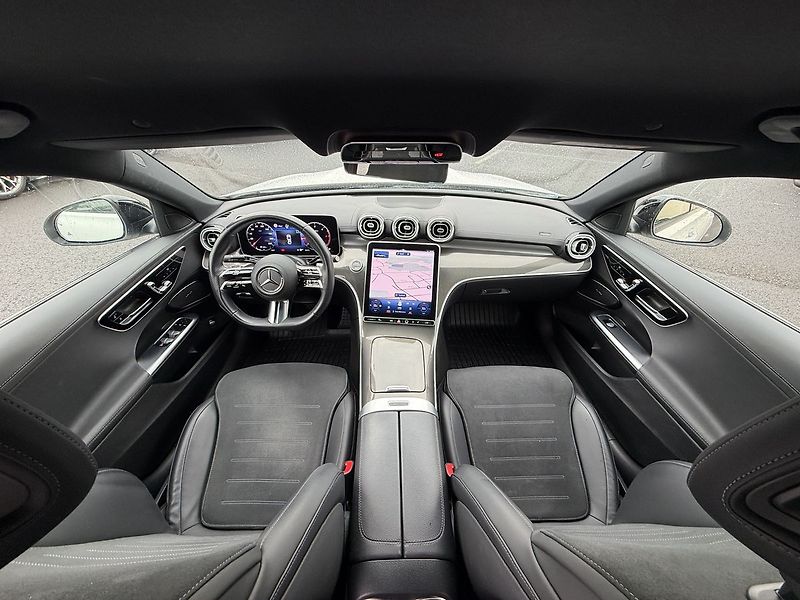 Mercedes-Benz Třídy C 220 d 4MATIC - fotka 16 z 35