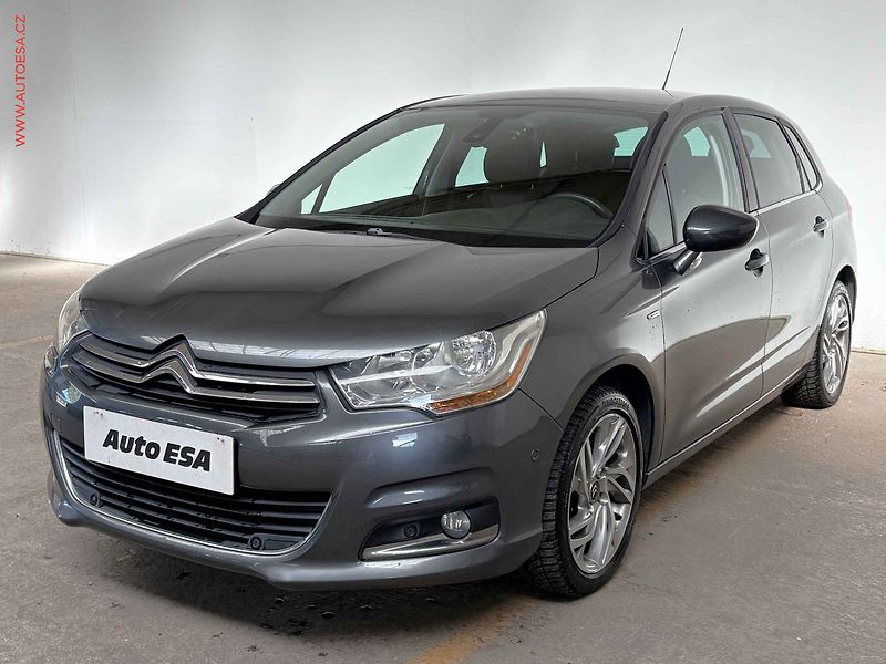 Citroën C4 (2012) 1.6i, 1.maj, AC, výhřev sed. - fotka 3 z 17