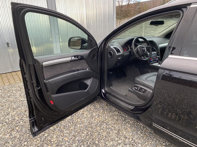 Audi Q7 3.0TDi 4x4 240PS FL 8Q SLINE!! - fotka 135 z 156
