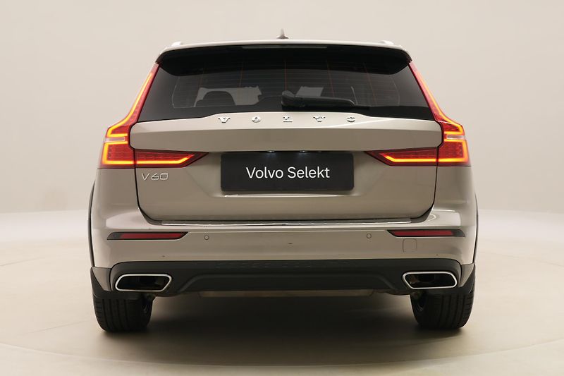 Volvo V60 CC B5 AWD BRIGHT PLUS AUT CZ - fotka 12 z 50