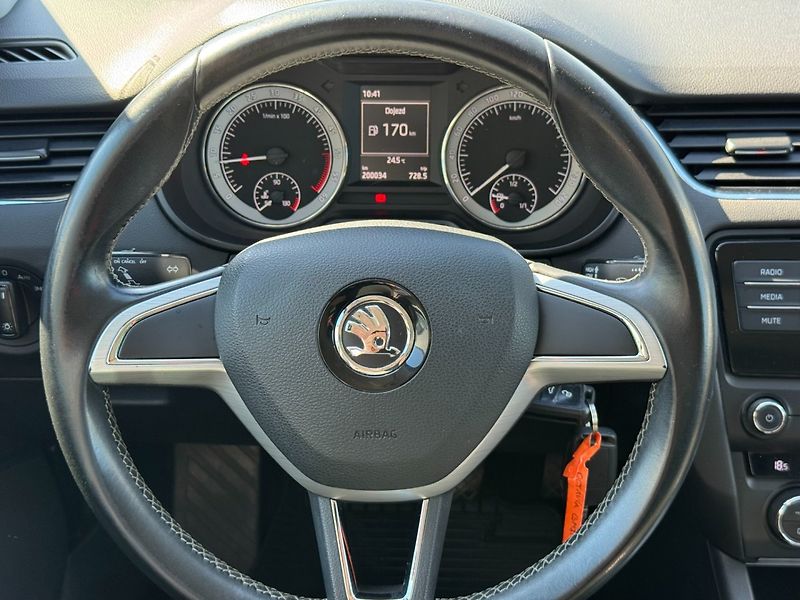 Škoda Octavia (2015) Edition 1.6 TDI 81kW - fotka 16 z 32