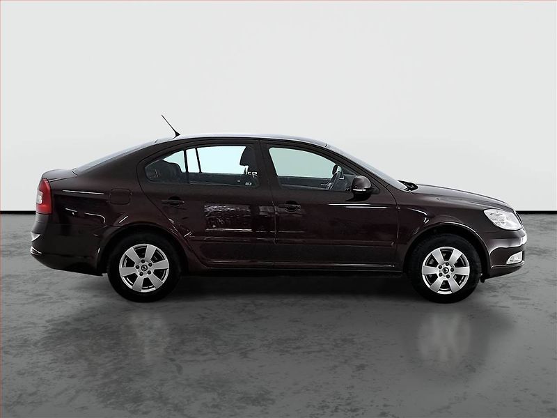 Škoda Octavia (2012) Elegance 1.6 TDI, Tempomat - fotka 6 z 14