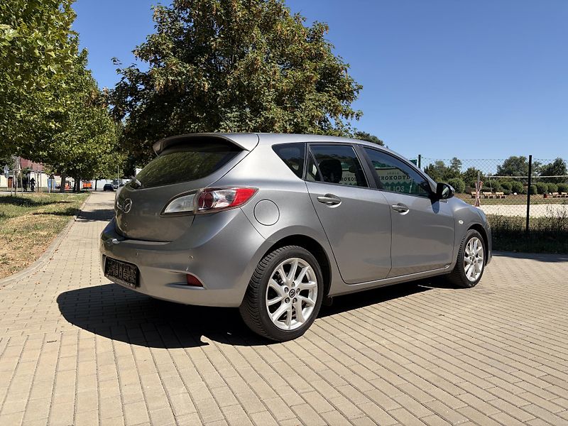 Mazda 3 1.6 Edition - fotka 11 z 31